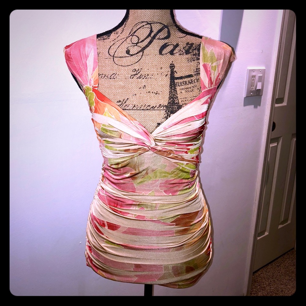Sweet heart  neckline Tank Top. EUC!